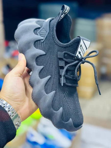 حذاء الريشة 👟  الرياضي