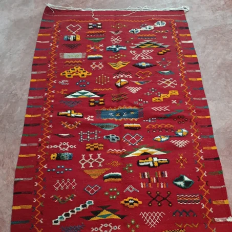 Tapi Kilim berbère tissé broudé