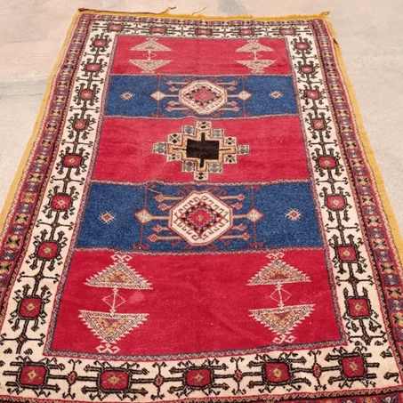 Tapis bérbère tissé et noué