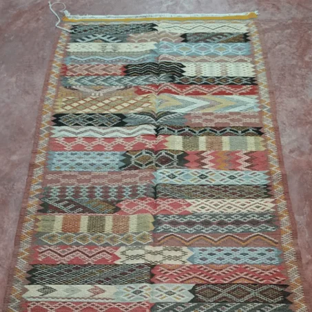 Tapi Kilim berbère tissé broudé