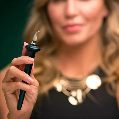 AquaSilk Liner  قلم تحديد العيون ايلاينر