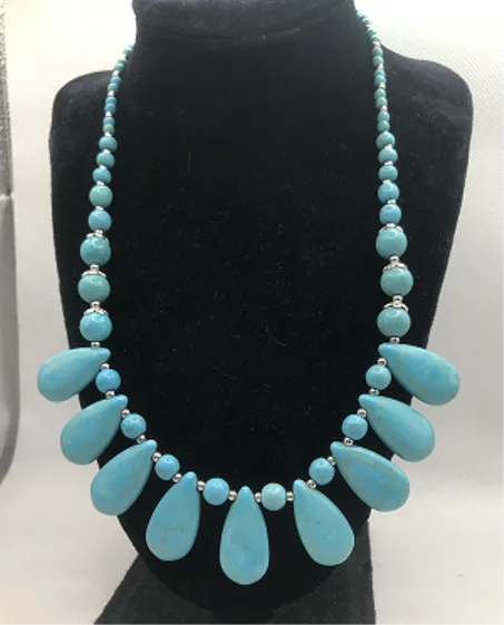 قلادات من الفيروز / Collier de perles et pendentif turquoise