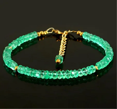 براسليات حجر الزمرد Bracelet en émeraude véritable