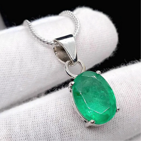 قلادات احجار الزمرد الكريمة