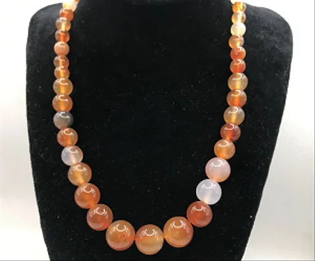 قلادات احجار العقيق اليمني الكبدي