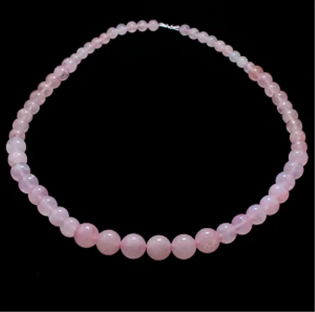 قلادات الكوارتز الوردي