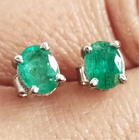 اقراط اذن احجار الزمرد الكريمة