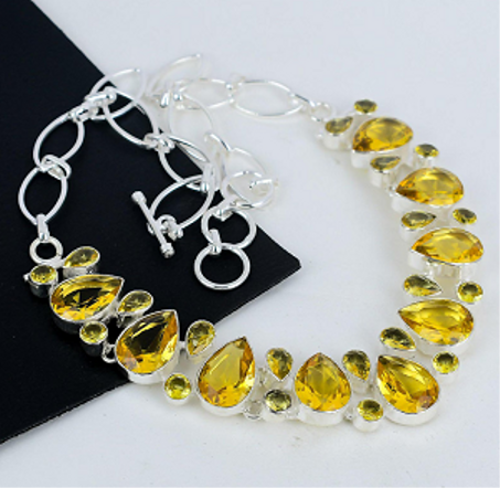 قلادات احجار السترين الكريمة