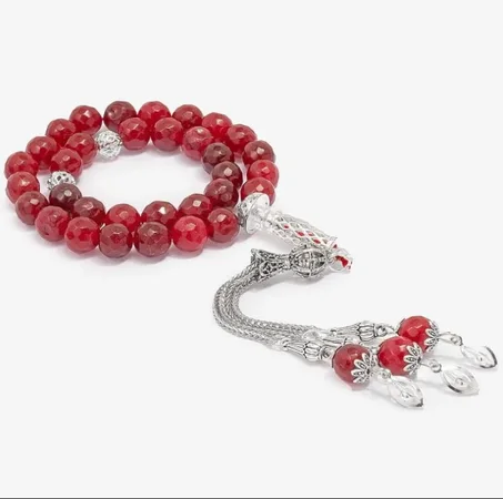 سبحة حجر عقيق بلون دم غزال انيقة