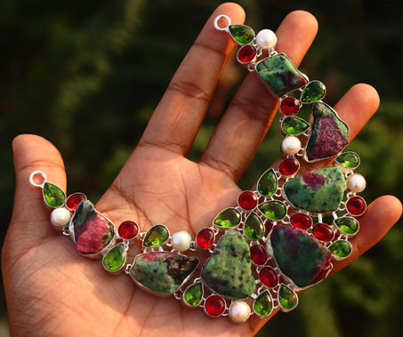 قلادة من احجار الياقوت الزويسيت الكريمة الخام مطلية بالفضة عتيقة