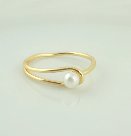 خاتم من الذهب الأبيض مع لؤلؤة مزدوجة