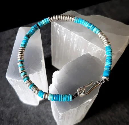سوار رجالي من خرز هيشي الفيروزي من أريزونا والفضة الإسترلينية - هدية للرجال - مجوهرات يدوية الصنع - معادن باريس