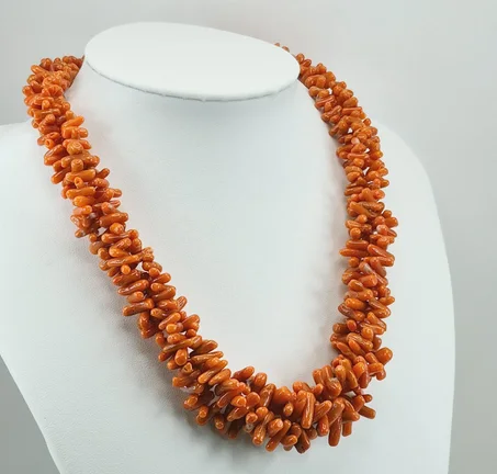 قلادة مرجان شاكا، مرجان البحر الأبيض المتوسط، فضة مطلية بالذهب عيار 925