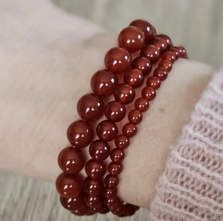 سوار من العقيق الأحمر، حجر طبيعي أصلي، خرز أحمر بأحجام 4 مم، 6 مم، 8 مم، مصنوع يدويًا، يرمز إلى الحيوية والطاقة والثقة، هدية مناسبة للنساء والرجال والأطفال