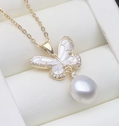 قلادة امرأة، مطلية بالذهب مع  لؤلؤ المياه العذبة حقيقي طبيعي