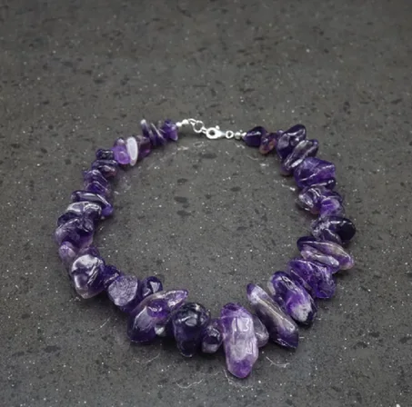 collier de pierres précieuses d'améthyste naturelle