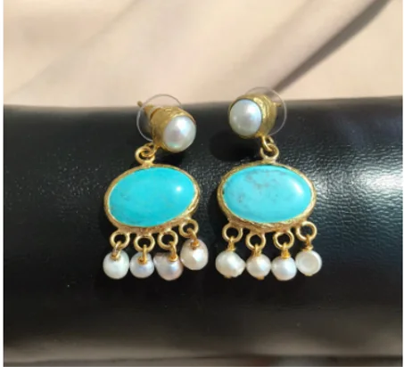 أقراط فريدة من نوعها، مزيج من الفيروز الطبيعي واللؤلؤ الطبيعي