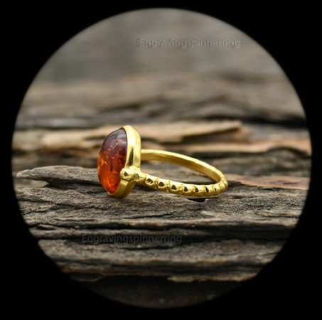 خاتم دائري من العنبر البلطيقي: خاتم مصنوع يدويًا مطلي بالذهب عيار 18 قيراطًا، مثالي كهدية عيد ميلاد