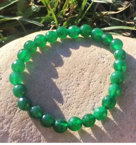 Bracelet pierres jade facettée 6mm