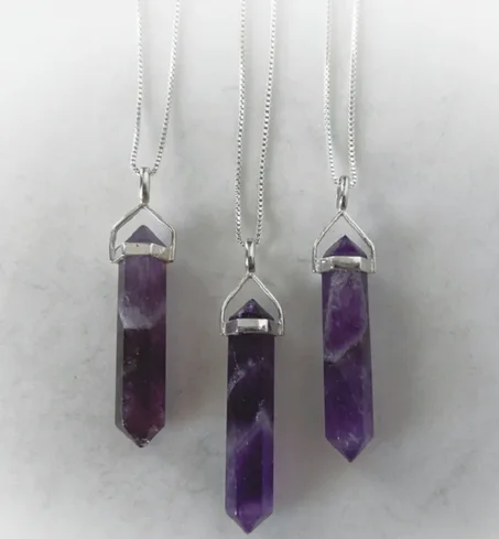 قلادة حجر الجمشت