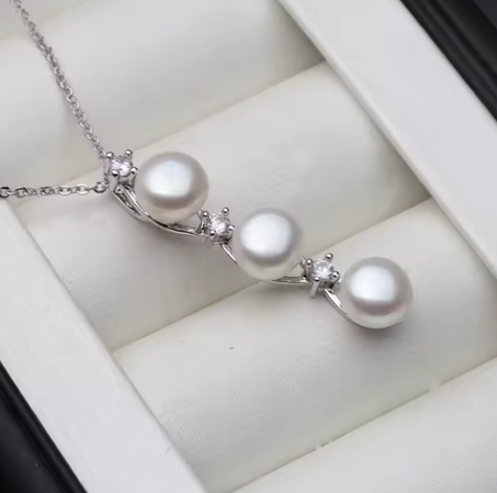 قلادة فضة 925 للمرأة ،  مع لؤلؤ المياه العذبة الطبيعي