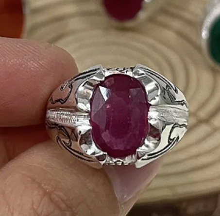 خاتم فضة رجالي بحجر ياقوت افريقي