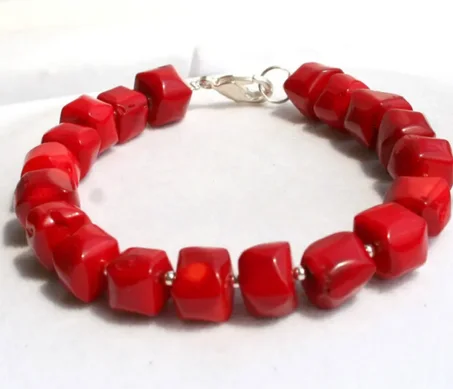 bracelet corail rouge, bijoux corail, pierre de naissance de décembre, bracelet rouge, bracelet de protection