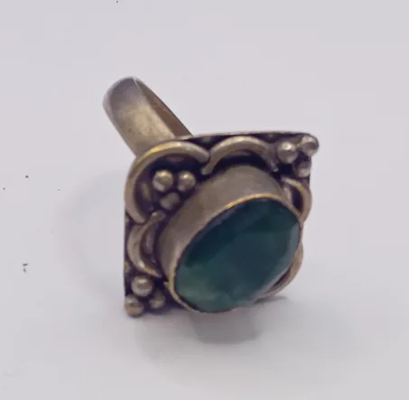 خاتم زمرد قديم مع معدن Bague vintage émeraude