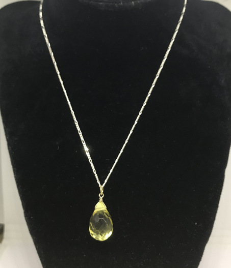 سلسلة فضة مع قلادة من حجر السترين