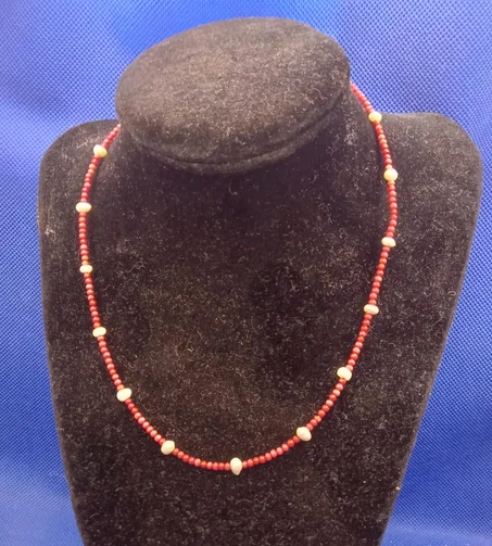 كوليي مرجان طبيعي مع الجوهر الحر و الفضة