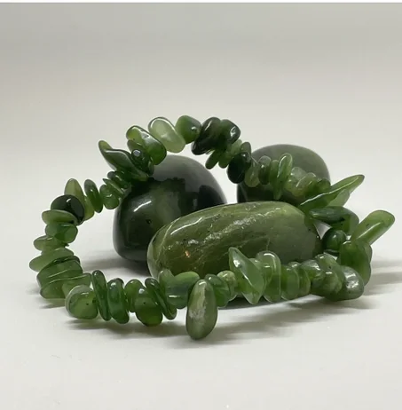 Bracelet Brut De Jade AA & 3 Pierres Roulées De Jade