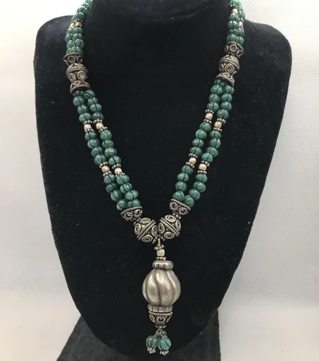 اجمل قلائد مرصعة بالزمرد  / Collier et pendentif ancien émeraude