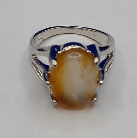 خاتم فضة عقيق يماني بتصميم جذاب