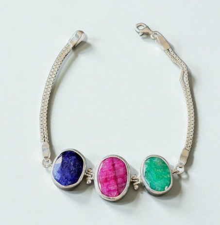 سوار أنيق من الأحجار الكريمة مع الياقوت والزمرد و الزفير من الفضة الإسترلينية، هدية عيد الميلاد