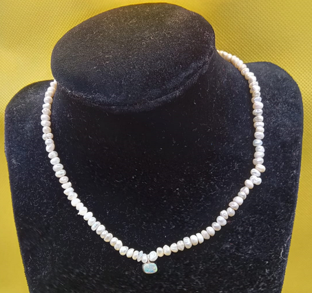 كولي من الجوهر الحر و الفضة و حجر الاوبال الطبيعي