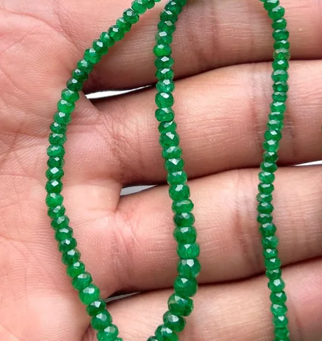 خرز زمرد زامبي من الدرجة AAA، مقاس 2-4.5 مم، حجر كريم زمرد أخضر طبيعي مصقول لصنع المجوهرات