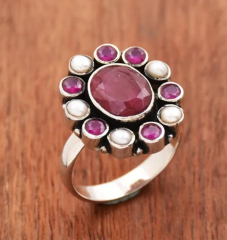 خاتم مصنوع يدويًا من الفضة الإسترلينية عيار 925: خاتم من الياقوت الهندي واللؤلؤ