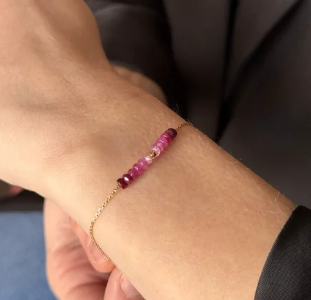 سوار من الذهب عيار 18 قيراطًا والياقوت Bracelet or 18 carats et rubis