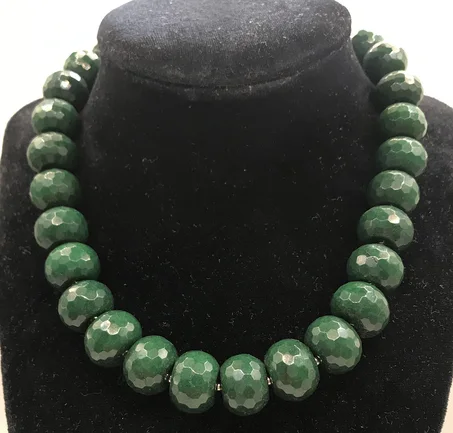 قلادة زمرد اخضر طبيعي / Collier moderne Émeraude