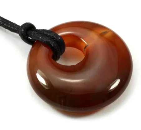 قلادة "فرح" من العقيق الأحمر على شكل دونات