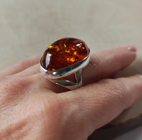 خاتم من العنبر الكونياك، مجوهرات من الفضة الإسترلينية وعنبر البلطيق، مجوهرات أنيقة، خاتم مصنوع يدويًا، هدية من العنبر