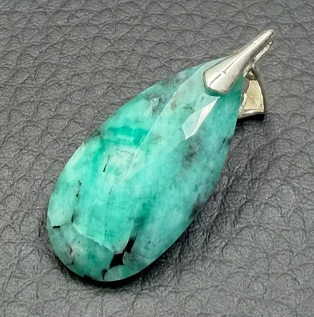 Pendentif en Émeraude du Brésil