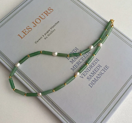 كوليي حجر الجاد مع الجوهر الحر