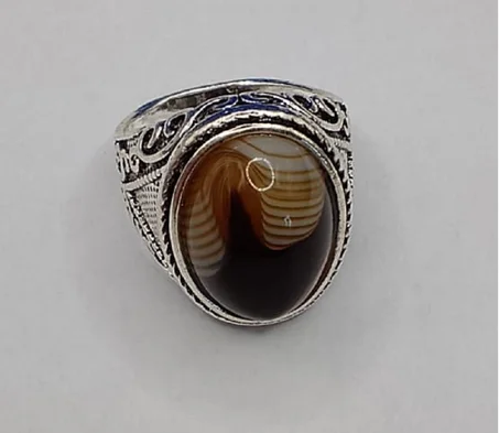 خاتم ملكي مرصع عقيق يماني مزهر