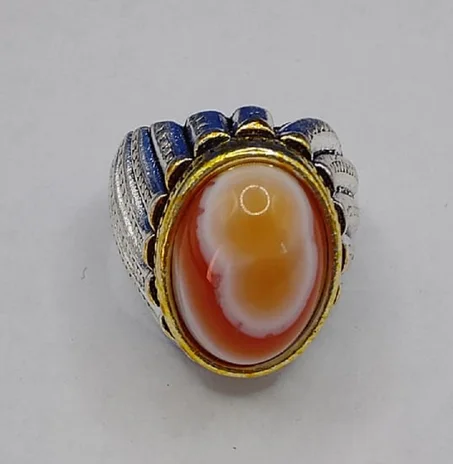 خاتم فضة فريد و ناذر  مع حجر العقيق اليمني الكبدي