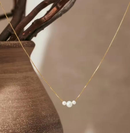 سلسلة الترقوة الكلاسيكية المرأة مع اللؤلؤ