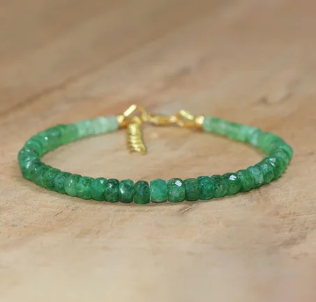 Bracelet en perles d'émeraude facettées AAA