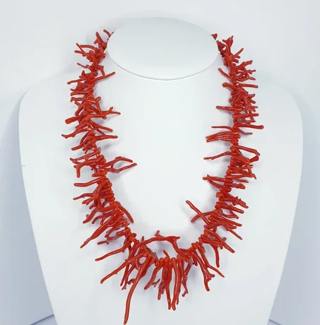 Collier à franges de corail rouge sarde