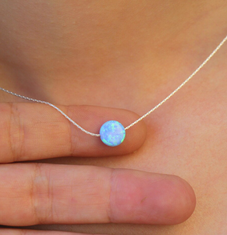 قلادة من الأوبال الأزرق، مجوهرات من خرز الأوبال الرقيق، قلادة من قرص الأوبال، سلسلة نسائية من الفضة والذهب الوردي، قلادة أوبال متلألئة بسيطة