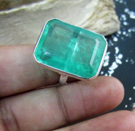 خاتم من الفضة الإسترلينية مرصع بزمرد كولومبي: مستوحى من أنجلينا جولي، حفل زفاف بوهيمي